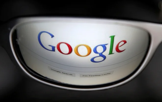 Google bo moral popustiti in razkriti podatke anonimnega kritizerja. FOTO: François Lenoir/Reuters