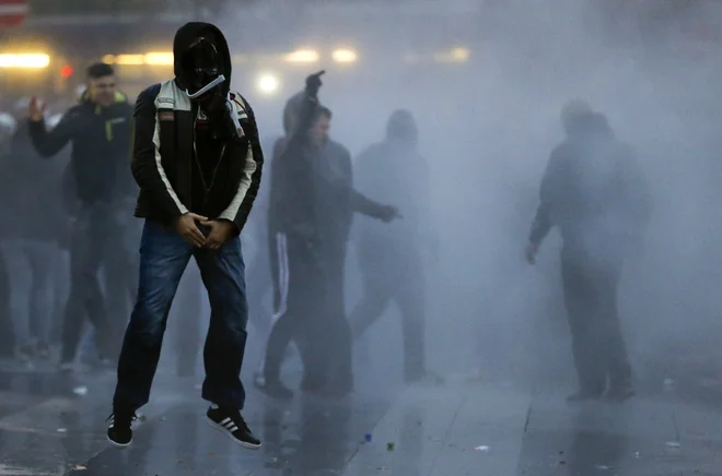 Leta 2014 so nemški skrajni desničarji v Kölnu samo protestirali proti islamskemu terorizmu. Zdaj so načrtovali tudi napade in »državljansko vojno«. FOTO: Wolfgang Rattay/Reuters