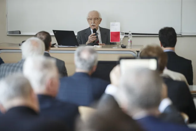 Dr. Franca Gorogranca jev uvodnem nagovoru pozdravil dekan prof. dr. Mitjan Kalin, njegovo življenjsko pot je predstavil prof. Tomaž Pepelnjak, predavanje iz področja, ki ga je raziskoval Gorogranc, pa je podal prof. dr. Mathias Liewald.&nbsp; Foto Željko Stevanić