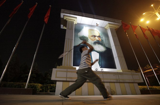 Z malce pretiravanja bi lahko rekli, da je imel veliko zaslug za Marxovo življenjsko delo <em>Kapital</em> prav tednik <em>Economist</em>. FOTO: Jason Lee/Reuters