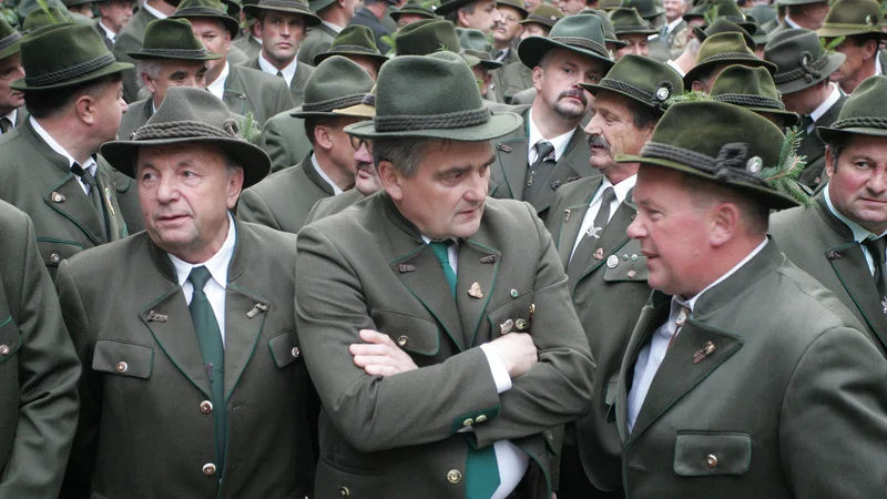 Fotografija: Lovci so oboroženi slovenski domoljubi, ki so stacionirani po vsej Sloveniji in poznajo vsako ped slovenske zemlje. Foto Igor Zaplatil