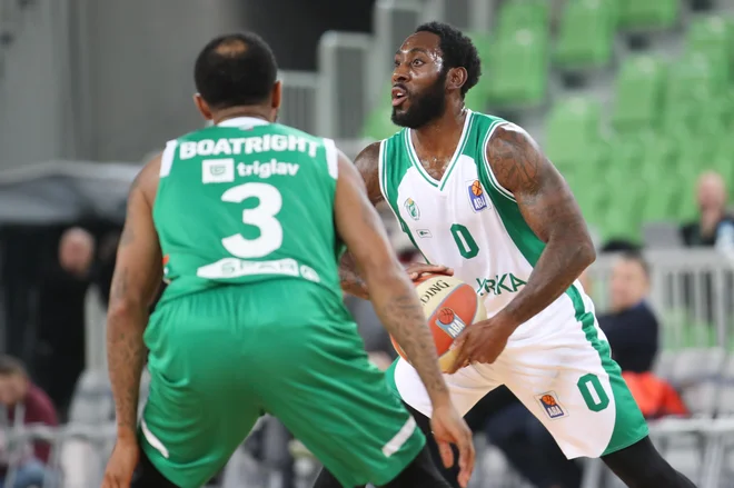 Krkin branilec Glenn Cosey bo trd oreh za obrambo Cedevite Olimpije. FOTO: ABA
