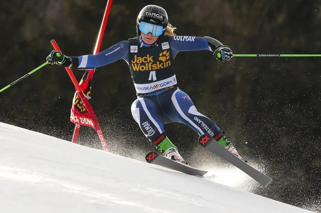 Alice Robinson je prvič zmagala oktobra v Söldnu, zdaj je podvig ponovila. FOTO: Matej Družnik/Delo