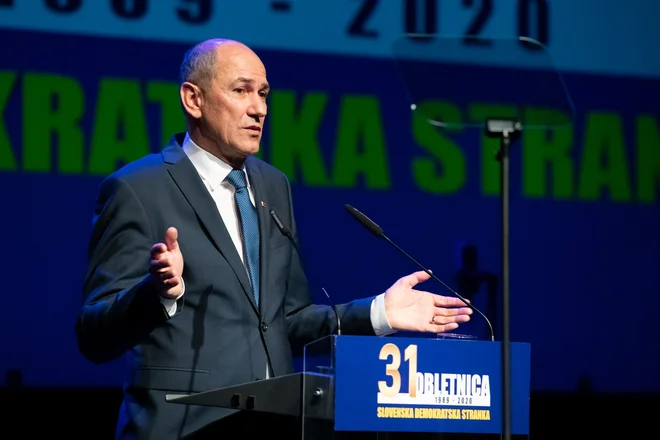 Janša je svoj govor zaključil z besedami, da so vrata SDS vedno &raquo;vsem odprta&laquo;. FOTO: Aleš Cipot/Sobotainfo