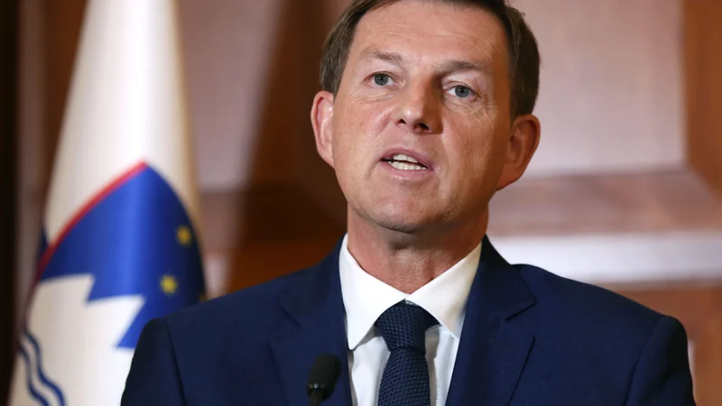 Fotografija: Po besedah zunanjega ministra Mira Cerarja je treba rešiti vprašanje regije Zahodna Slovenija, ki bi ostala brez precejšnjega dela kohezijskega denarja. FOTO: Adem Altan/AFP