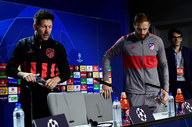 Diego Simeone, trener Atletica, in vratar Jan Oblak sta pripravljena na veliko predstavo. FOTO: AFP