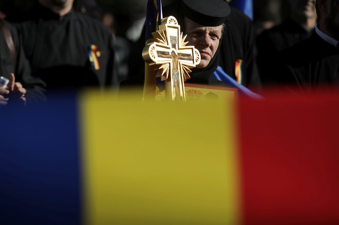 Konservativna Koalicija za družino, ki jo podpirajo vplivna Romunska pravoslavna cerkev, želi prepoved istospolnih porok zapisati v ustavo. Foto: Inquam Photos/Reuters