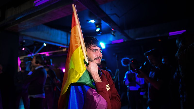 Fotografija: Rezultat je za nevladnike in člane kolektiva LGBT+ veliko presenečenje. Foto: Daniel Mihailescu/Afp