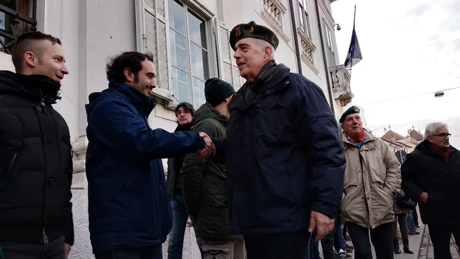 Splošno zgražanje zaradi fašističnih zborovanj in provokacij nikoli ne zaleže. FOTO: Blaž Močnik