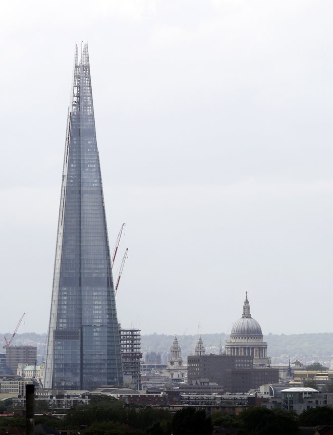 Leta 2012 so v Londonu po njegovih načrtih zgradili stolpnico The Shard (Črepinja), ki je postala najvišje poslopje v Zahodni Evropi. FOTO: Simon Dawson/Reuters