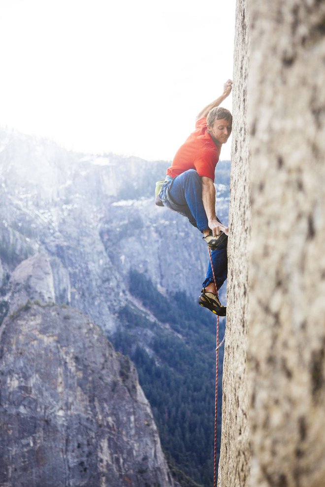 Tommy Caldwell med premagovanjem 900-metrske stene. FOTO: arhiv FGF