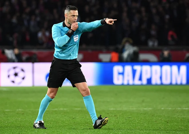 Damir Skomina je v Parizu (pre)močno opozoril nase evropsko nogometno družino. FOTO: AFP