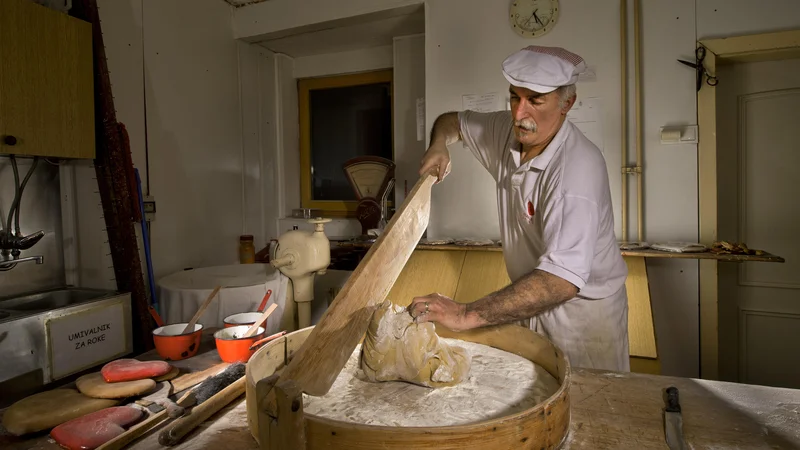 Fotografija: V Hočah pri Mariboru, od koder izvira njihov rod, so medenjakom rekli kar pergerji. Na fotografiji gonilna sila v družini, Hrabroslav Perger. FOTO: osebni arhiv