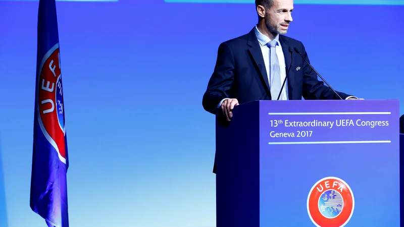 Fotografija: Uefa bo krenila proti euru 2020 s sloganom »Navijači so na prvem mestu«. FOTO: Reuters