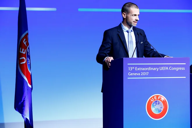 Uefa bo krenila proti euru 2020 s sloganom &raquo;Navijači so na prvem mestu&laquo;. FOTO: Reuters