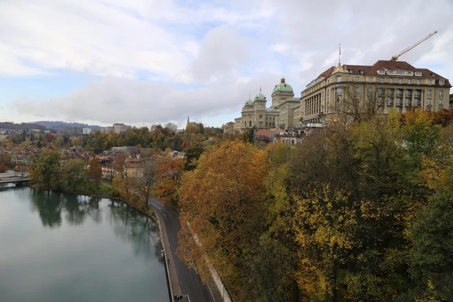 Reka Aare daje mestu prepoznavno podobo. FOTO: Milan Ilić