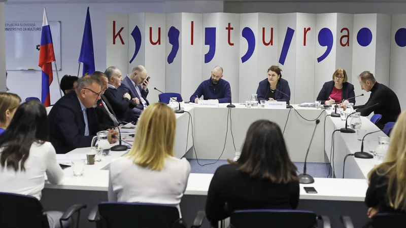 Fotografija: Na javni seji nacionalnega sveta za kulturo sicer niso govorili o konkretnih projektih in predstavili dejanskih dokumentov, a je bilo kljub temu ozračje optimistično. Foto Leon Vidic
