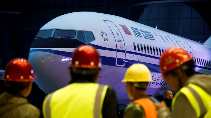 Fotografija: Boeingi 737 MAX 8 so na Kitajskem obstali na tleh. FOTO: Reuters