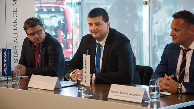 Na novinarski konferenci so spregovorili (od leve) Tadej Notersberg, direktor sektorja operative v Adrii Airways, Sven Kukemelk, direktor v Adrii Airways in Morten Schalls Jørgensen, izvršni direktor Northern Aerotech. FOTO Adria Airways