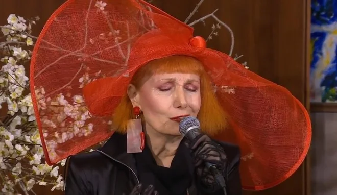 Josipa Lisac v svojem stilu tudi pri predsedniku.<br />
Foto Youtube