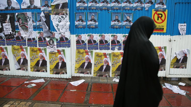 Fotografija: Glavni razlog za nedvomno zmago konservativnega tabora je dejstvo, da številni podporniki reformistov za svoje kandidate ne bodo mogli glasovati. Foto:  Reuters