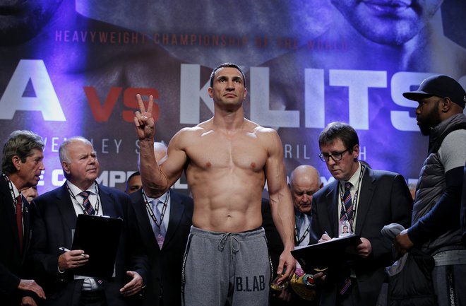 Vladimir Kličko po mnenju poznavalcev ne bi potreboval veliko, da bi se spravil v nekdanjo šampionsko formo. FOTO: Reuters