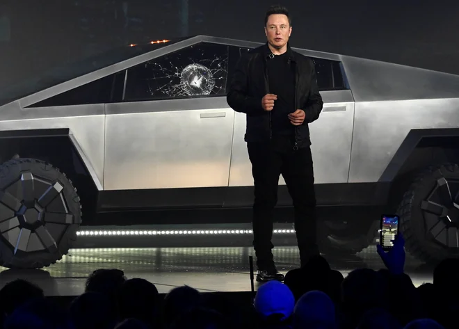 Elon Musk s cybertruckom. FOTO: USA TODAY