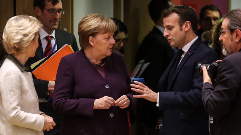 Fotografija: FOTO: Nemška kanclerka Angela Merkel in francoski predsednik Emmanuel Macron sta vzela vajeti vrha v svoje roke. FOTO: Ludovic Marin/AFP