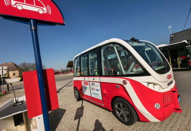 Poleg tramvaja, podzemne železnice in avtobusov na Dunaju uvajajo še avtonomne avtobuse. FOTO: Helmer Manfred/Wiener Linien