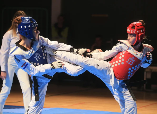 Ana Petrušić (desno) je evropska podprvakinja iz Montreuxa 2016. FOTO: Tadej Regent/Delo