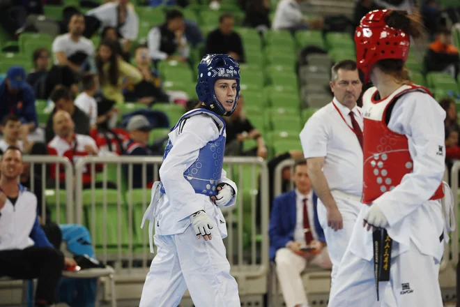 Ano Petrušić (v modrem) je v kategoriji do 53 kg šele v finalu ustavila favorizirana Hrvatica Kristina Tomić. FOTO: Leon Vidic