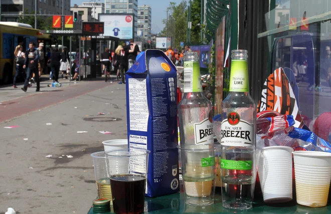 Abstinenca od alkoholnih pijač je povsem normalno vedenje, in ne nekaj, česar bi se morali sramovati. FOTO: Ljubo Vukelič/Delo