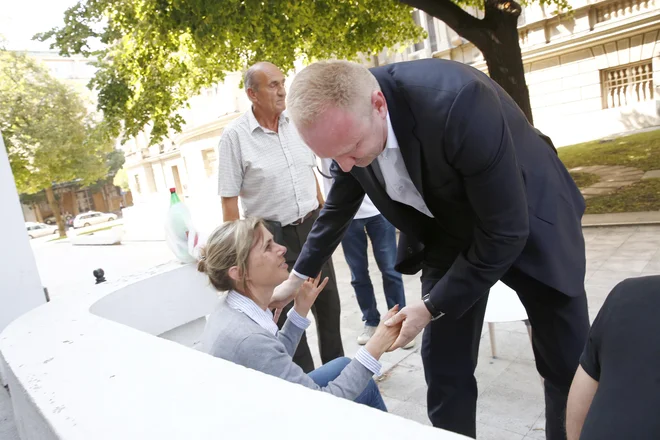 ▲ Njene zahteve so podprli obe domači združenji novinarjev ter mednarodna in evropska zveza novinarjev (IFJ in EFJ). Menijo, da so to nerazumni postopki, ki kažejo na državni pritisk na lokalne medije. Foto Blic