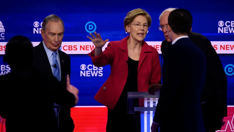 Fotografija: Mike Bloomberg, Elizabeth Warren in Bernie Sanders po televizijskem soočenju. FOTO: Jim Watson/AFP