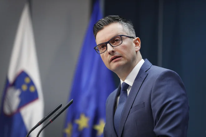 Šarčevega peterčka Janša ni spotaknil. Ta je razpadel sam, saj je lepilo antijanša po letu in pol povsem popustilo. FOTO: Leon Vidic/Delo