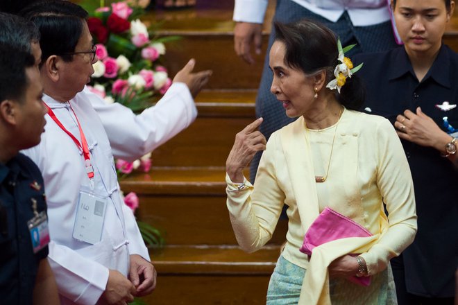 Svet ZN je kritizirali tudi mjanmarsko civilno vodjo Aung San Su Či, Nobelovo nagrajenko za mir, ki so ji po svetu že pred tem očitali, ker se ni postavila v bran manjšini brez državljanstva. FOTO: Ye Aung Thu/AFP