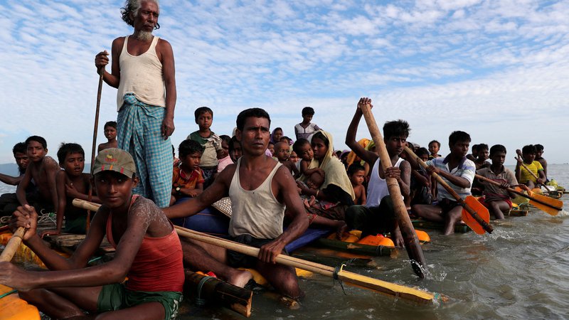 Fotografija: S severa pokrajine Rakine je zaradi brutalne operacije mjanmarske vojske pred letom dni v Bangladeš pobegnilo okoli 700.000 Rohingov, ki so poročali o požigih, umorih in posilstvih. FOTO: Mohammad Ponir Hossain/Reuters