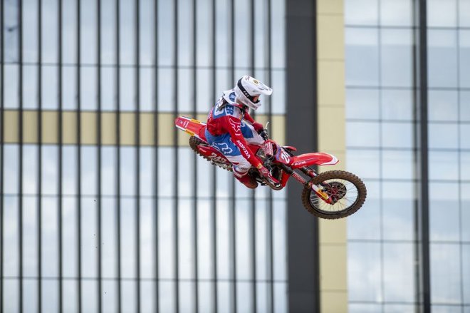 Po dveh dirkah v Indoneziji se svetovno prvenstvo v motokrosu vrača v Evropo, 28. julija bo velika nagrada Češke. FOTO: HRC