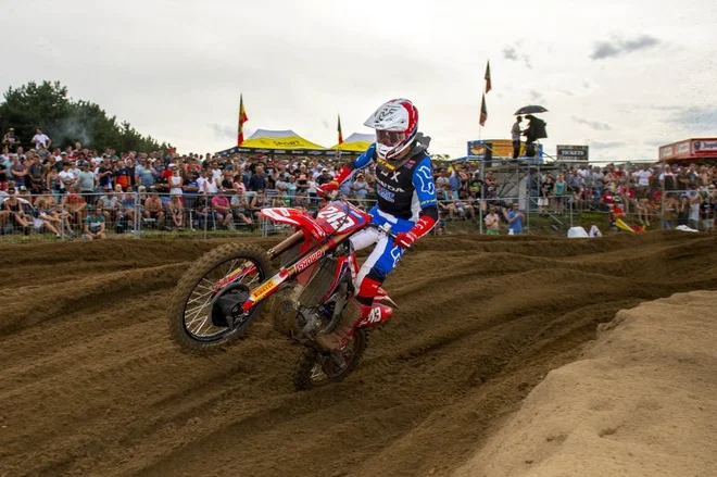 Tim Gajser je letos na svoji 450-kubični hondi izjemen. V nedeljo v Imoli pričakuje številne slovenske navijače. FOTO: HRC