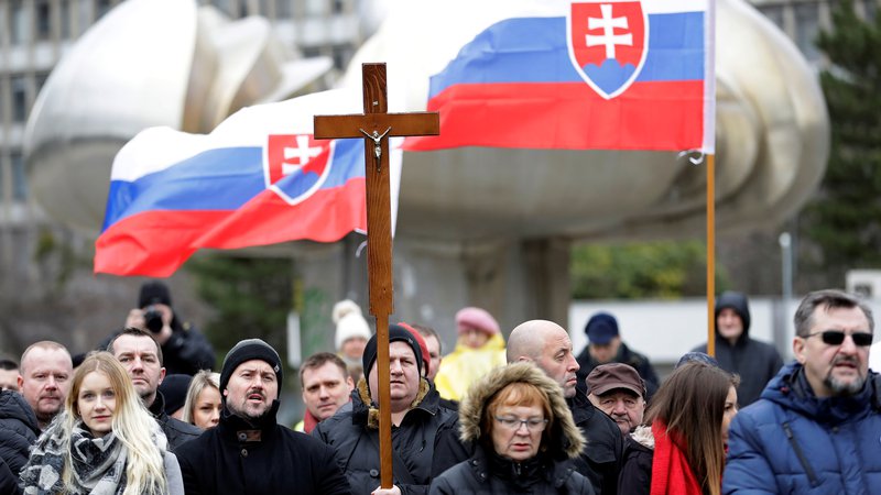 Fotografija: Neonacistična Ljudska stranka – Naša Slovaška, ki jo vodi 42-letni Marian Kotleba, ne skriva sovraštva do Romov, Judov in migrantov. FOTO: Reuters