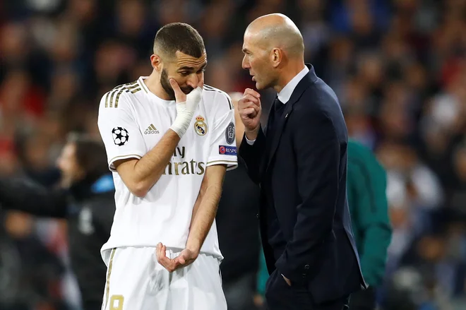 Zinedine Zidane in Karim Benzema, močna francoska aduta pri Realu, sta bila tokrat poraženca. FOTO: Reuters