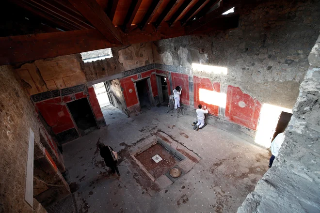 Zgradbo Casa degli amanti so pred dnevi po štiridesetih letih odprli za javnost. FOTO: Ciro De Luca/Reuters