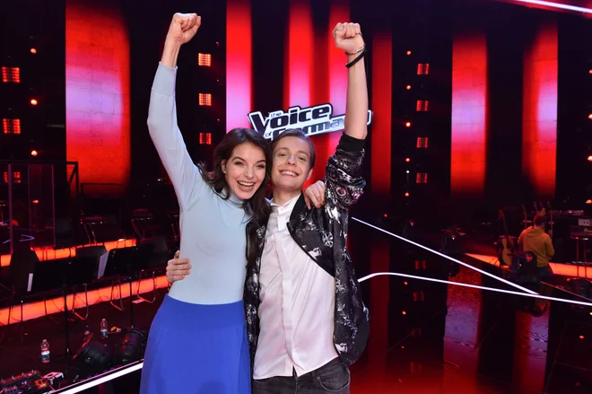 Benjamin Dolić je lani slavil kot podprvak v popularni pevski oddaji The Voice of Germany, na fotografiji z mentorico Yvonne Catterfeld. Letos osvaja Evropo.<br />
Foto Promocijsko Gradivo