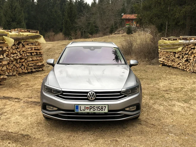 Pod pokrovom je bil stari dobri dvolitrski turbodizelski motor s 150 konjskimi močmi (110 kW). FOTO: Aljaž Vrabec