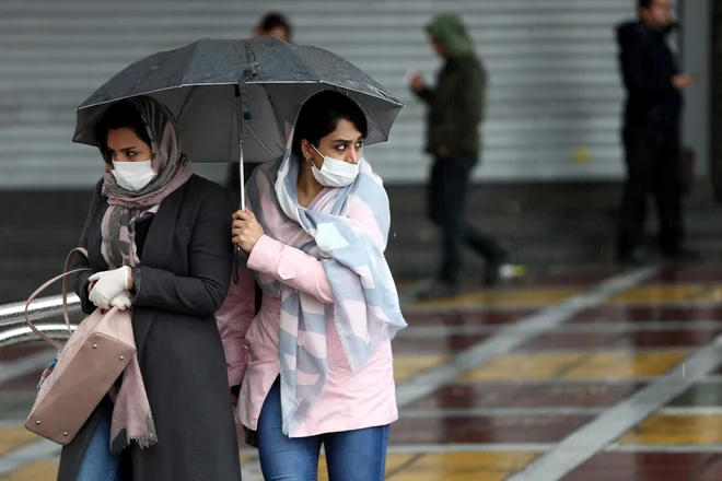 Glavnina okužb in smrti zaradi koronavirusa je prizadela iransko prestolnico Teheran. FOTO: Foto Wana News Agency/Reuters