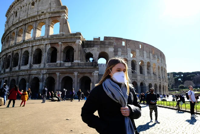 Trenutno je osrednje žarišče bolezni v Evropi Italija. FOTO: Andreas Solaro/AFP