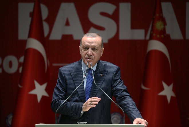 Erdoğan od Nata ne pričakuje le »besedne«, temveč tudi »dejansko podporo«. Foto: Reuters