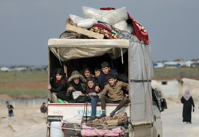 V Evropi so izzvale paniko tudi »neuradne« grožnje, da Turčija beguncem iz Sirije ne bo več preprečevala nadaljevanja poti proti stari celini. Foto: Reuters
