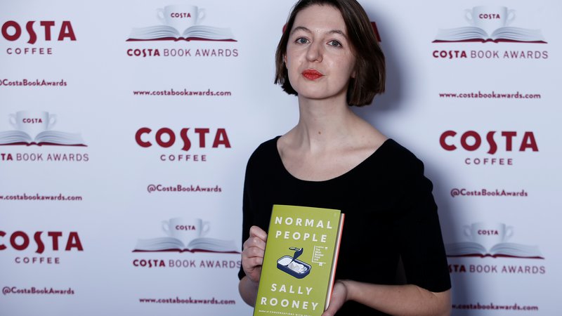 Fotografija: Za roman Normalni ljudje je Sally Rooney letos prejela nagrado costa. Foto Reuters