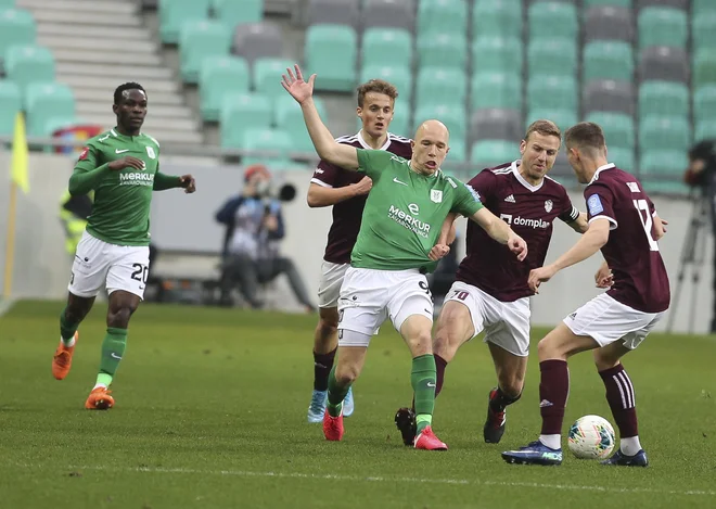 Triglav je osvojil največ točk (7) v prvih treh tekmah. FOTO: Jože Suhadolnik/Delo